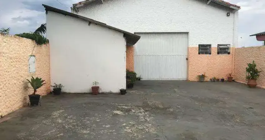 Galpão / depósito / armazém para venda em centro de 166.00m² com 6 garagens