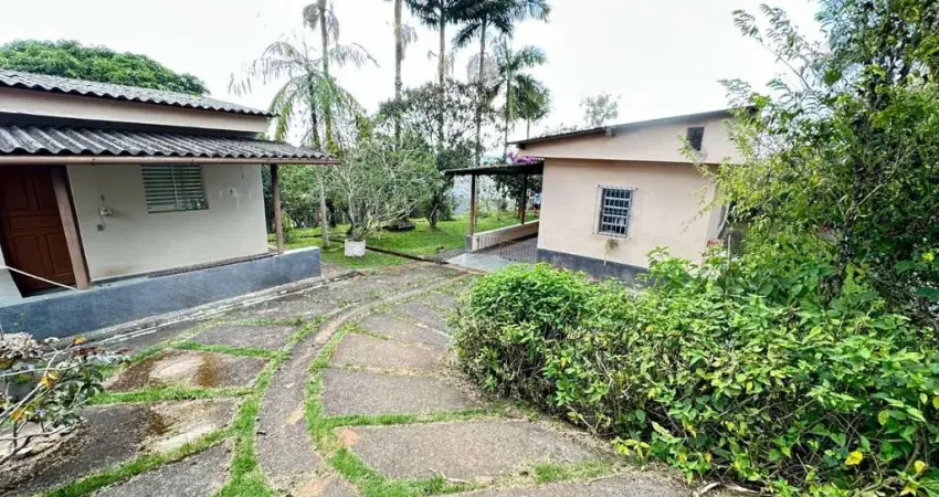 Chácara para venda em centro de 1400.00m² com 2 quartos, 1 suite e 5 garagens