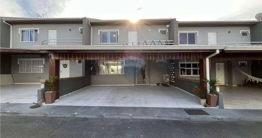 Sobrado para alugar em xaxim de 83.00m² com 3 quartos, 1 suite e 2 garagens