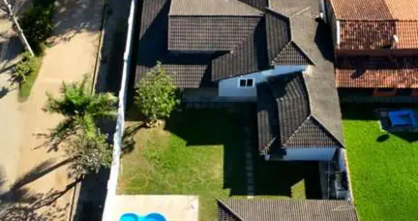 Casa de condomínio para venda em verão vermelho (tamoios) de 250.00m² com 3 quartos, 2 suites e 3 garagens