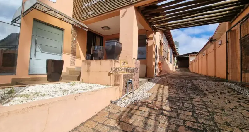 Prédio comercial para venda em centro de 326.00m² com 8 quartos e 3 garagens