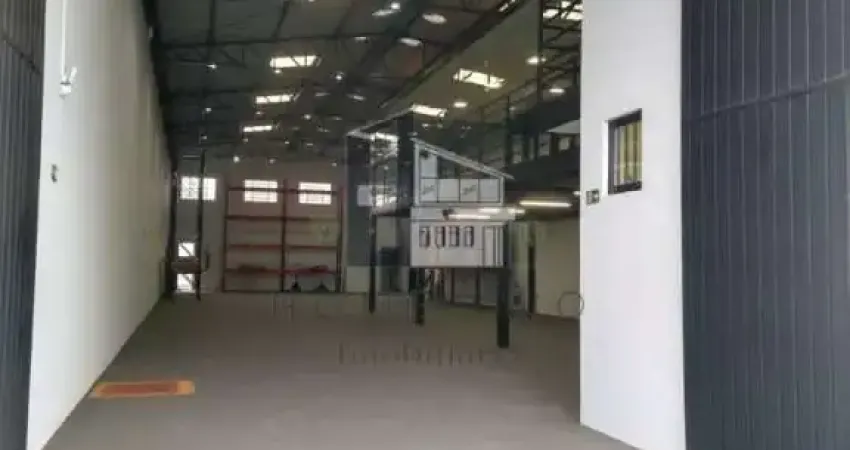 Galpão / depósito / armazém para alugar em vila regina de 900.00m²