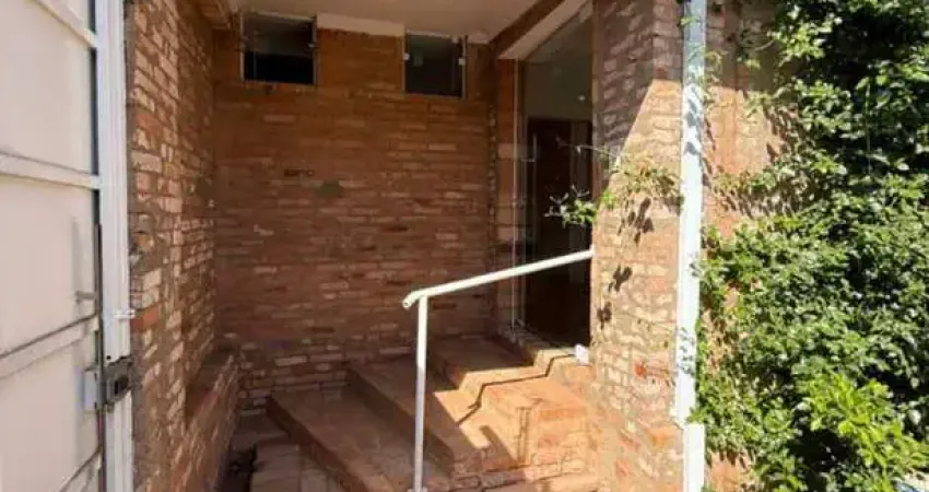 Casa para venda em centro de 216.00m² com 3 quartos, 1 suite e 3 garagens