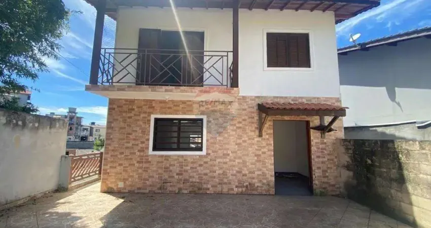 Casa para venda em arujá center ville de 257.00m² com 3 quartos, 2 suites e 6 garagens