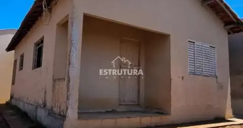 Casa para venda em centro de 195.00m² com 2 quartos e 1 garagem