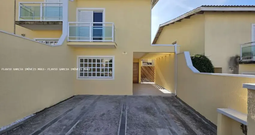 Sobrado para venda em vila caputera de 117.00m² com 3 quartos, 1 suite e 3 garagens