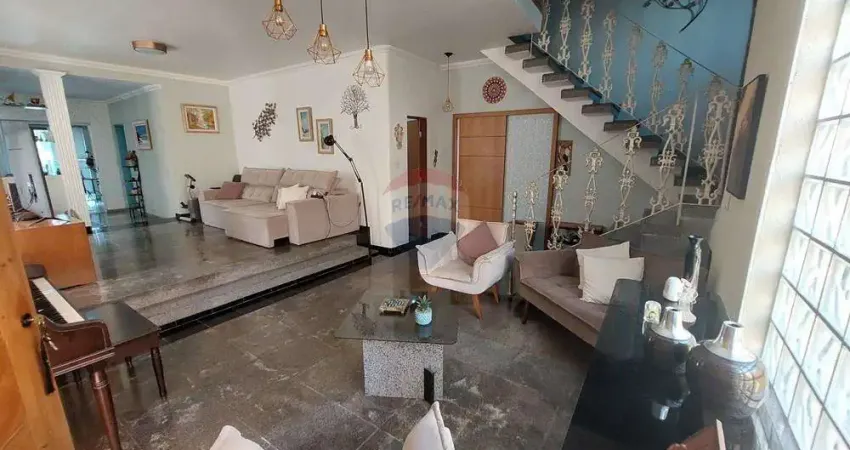 Casa para venda em castelo de 326.00m² com 4 quartos, 2 suites e 4 garagens