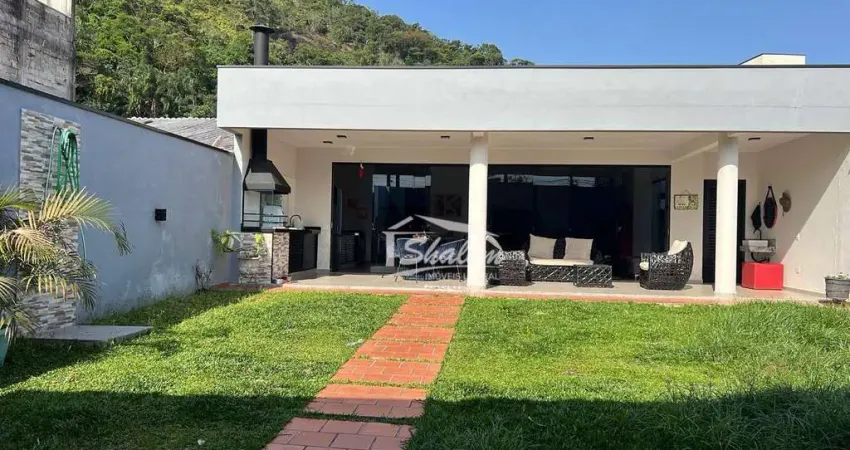 Casa para venda em centro de 150.00m² com 3 quartos, 3 suites e 6 garagens