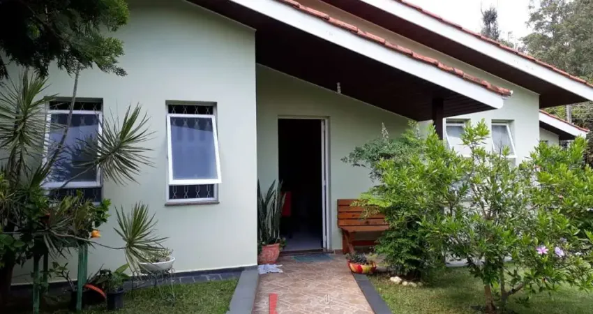 Casa para venda em residencial das ilhas de 328.00m² com 3 quartos, 3 suites e 4 garagens
