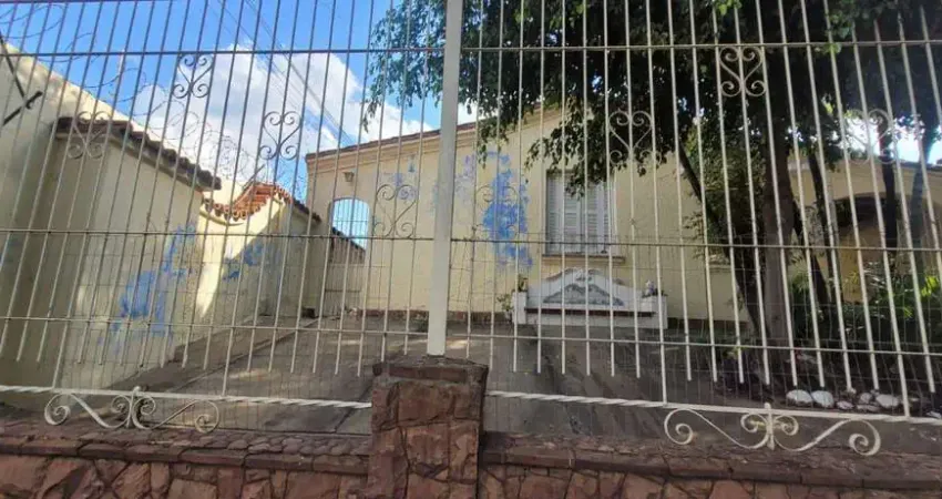 Casa para venda em centro de 260.00m² com 3 quartos, 1 suite e 1 garagem