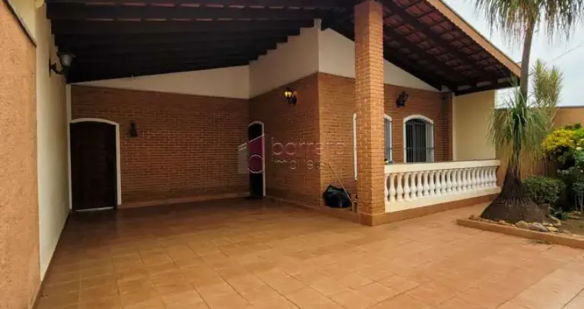 Casa para venda em jardim torres são josé de 200.00m² com 3 quartos, 1 suite e 4 garagens