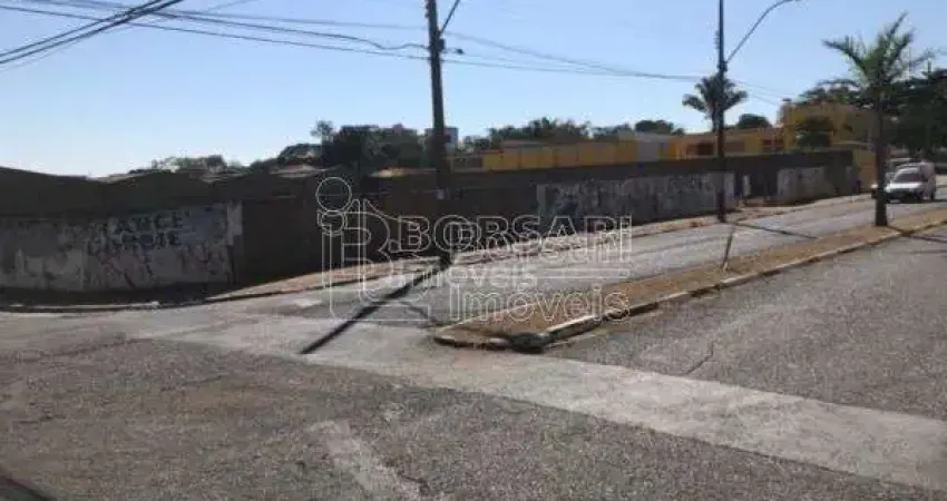 Terreno à venda na Avenida Presidente Vargas, Jardim Quitandinha, Araraquara