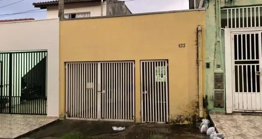 Casa para venda em centro de 150.00m² com 2 quartos e 2 garagens
