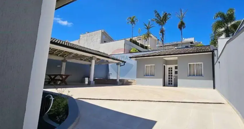 Casa para venda em residencial colinas de são francisco de 333.00m² com 4 quartos, 3 suites e 4 garagens