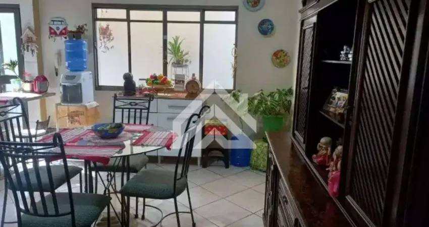 Sobrado para venda em centro de 144.00m² com 3 quartos, 2 suites e 2 garagens