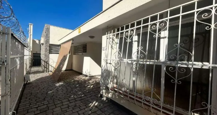 Casa para alugar em centro de 208.50m² com 3 quartos, 1 suite e 2 garagens