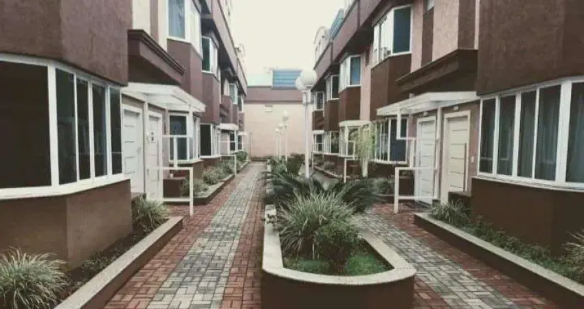 Sobrado para venda em parque renato maia de 226.00m² com 3 quartos, 1 suite e 3 garagens