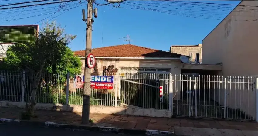 Casa para venda em centro de 200.00m² com 3 quartos, 1 suite e 3 garagens