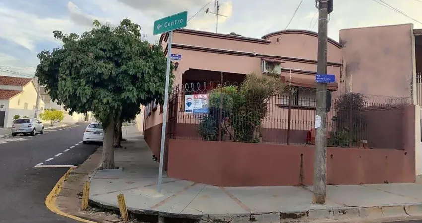 Casa com 3 quartos à venda na Rua Vicente Coelho, 113, Vila América, Lins