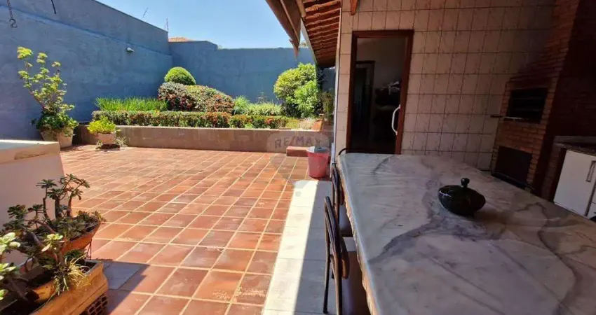 Casa para venda em centro de 252.00m² com 5 quartos, 2 suites e 5 garagens