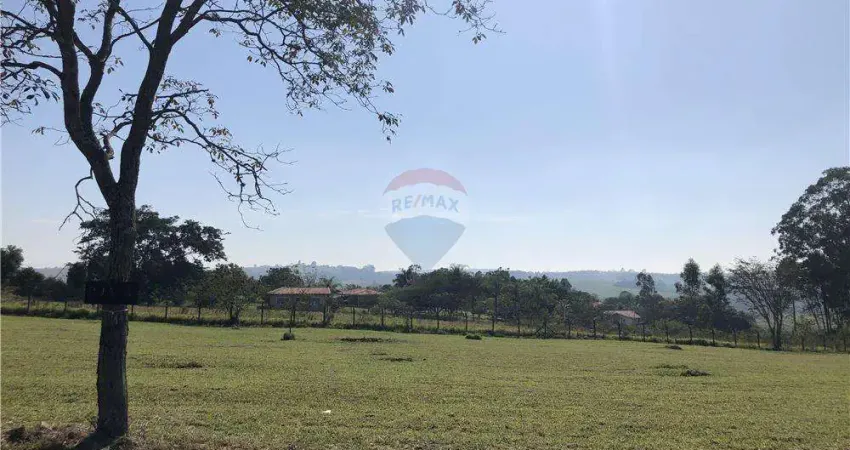 Terreno à venda no Centro, São Pedro 