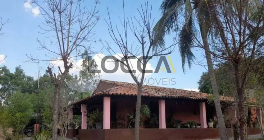 Chácara para venda em centro de 60500000.00m² com 4 quartos, 1 suite e 3 garagens