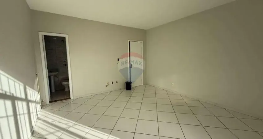 Sala comercial para alugar na Estrada dos Bandeirantes, 3888, Curicica, Rio de Janeiro