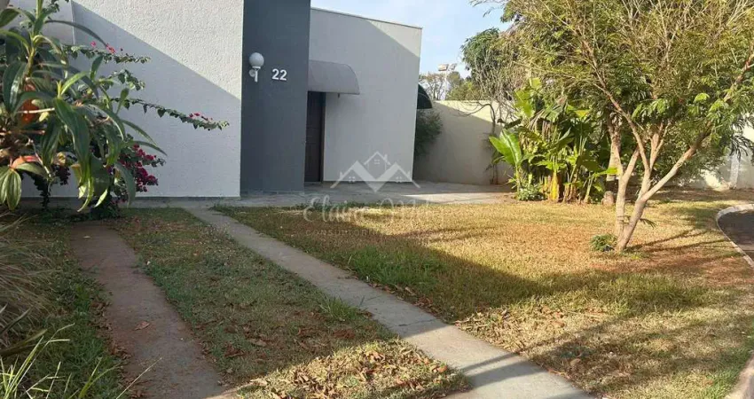 Casa para alugar em condomínio flamboyant de 130.00m² com 2 quartos, 1 suite e 2 garagens