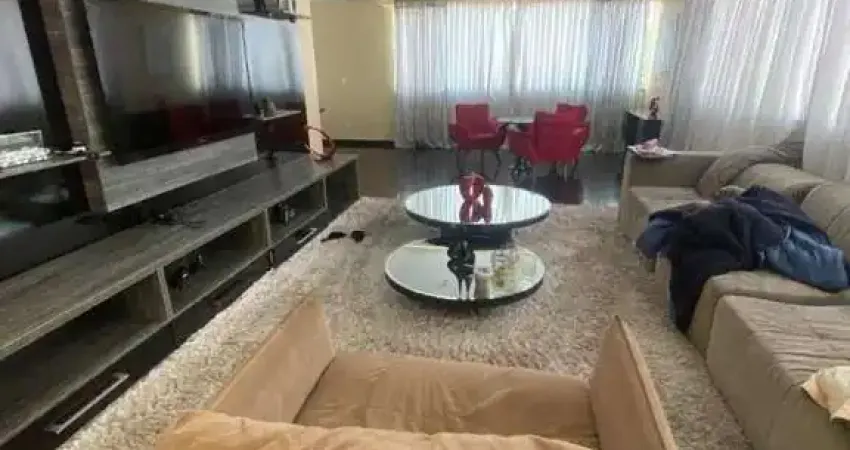 Casa para venda em centro de 300.00m² com 3 quartos, 3 suites e 6 garagens