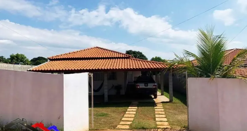 Chácara para venda em centro de 260.00m² com 3 quartos, 1 suite e 2 garagens