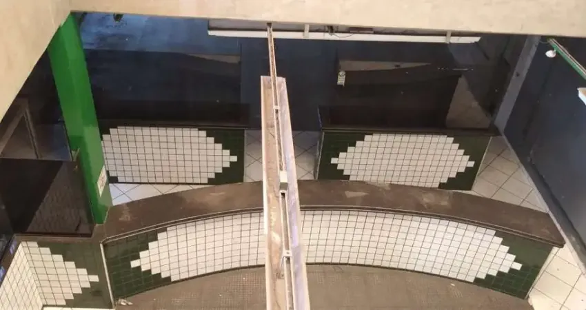 Galpão / depósito / armazém para venda em centro de 853.00m² com 4 garagens