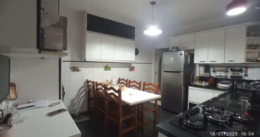 Sobrado para venda em vila rio branco de 240.00m² com 3 quartos, 1 suite e 2 garagens