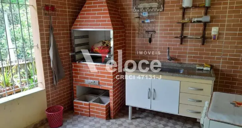 Sobrado para venda em paraibuna de 751.00m² com 3 quartos e 2 suites