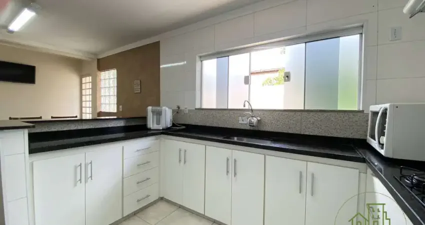 Casa para venda em centro de 150.00m² com 3 quartos, 1 suite e 2 garagens
