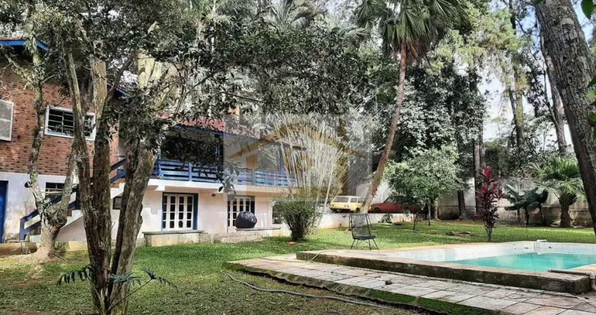 Casa para venda em granja viana de 184.00m² com 3 quartos, 1 suite e 4 garagens