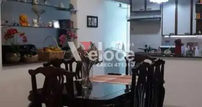 Casa para venda em parque industrial de 300.00m² com 5 quartos, 1 suite e 2 garagens