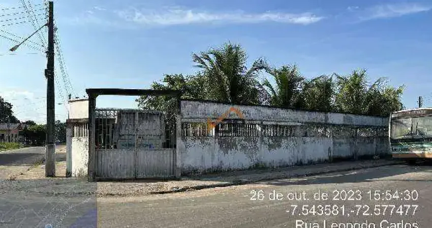 Casa para venda em centro de 180.00m² com 3 quartos e 5 garagens