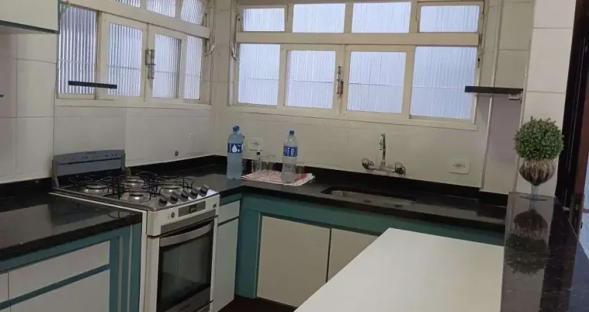 Sobrado para venda em jardim popular de 200.00m² com 3 quartos, 1 suite e 4 garagens