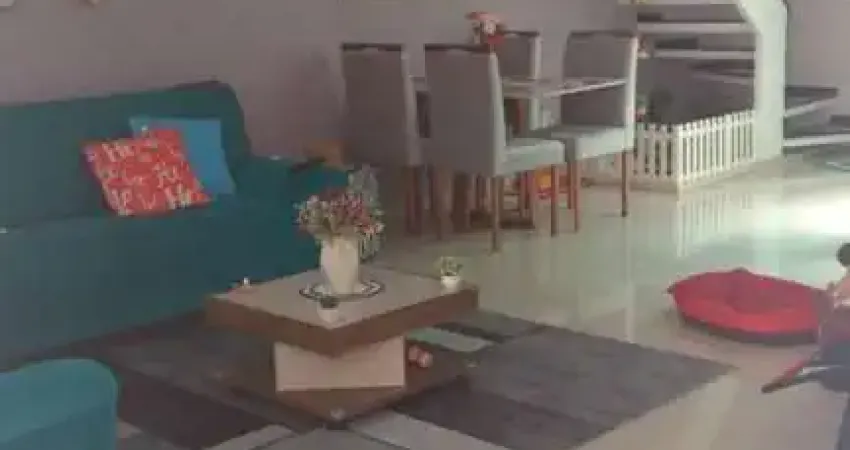 Casa para venda em centro de 170.00m² com 3 quartos, 1 suite e 2 garagens