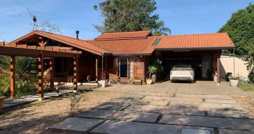 Chácara para venda em taboão de 250.00m² com 2 quartos, 2 suites e 4 garagens