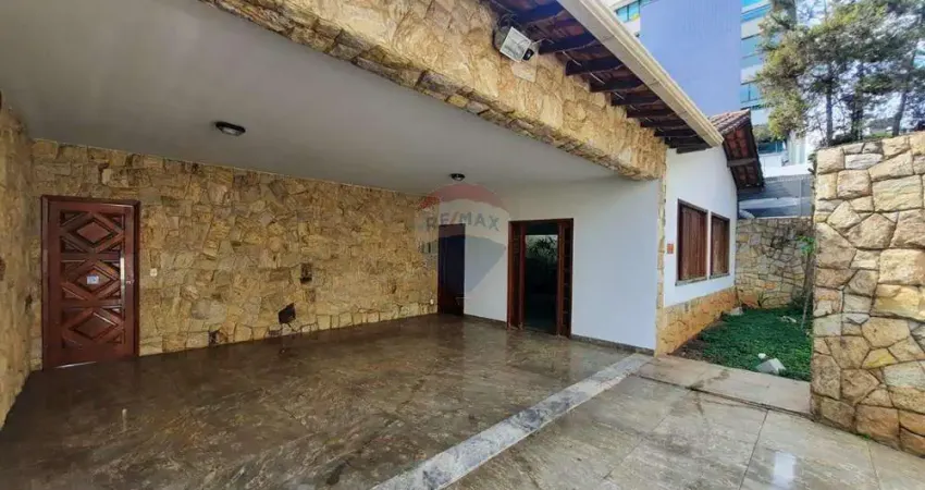 Casa para alugar em castelo de 430.00m² com 4 quartos, 2 suites e 2 garagens