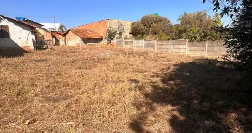 Terreno à venda no Centro, Leme