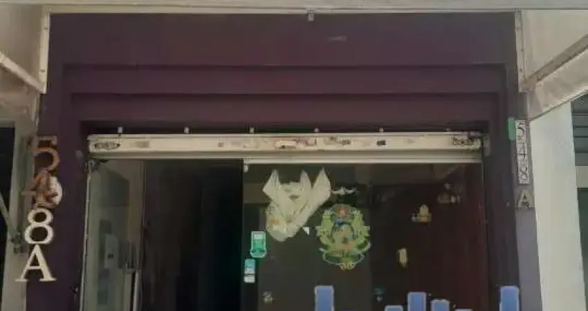 Casa comercial para alugar na Avenida Chibarás, 548, Moema, São Paulo