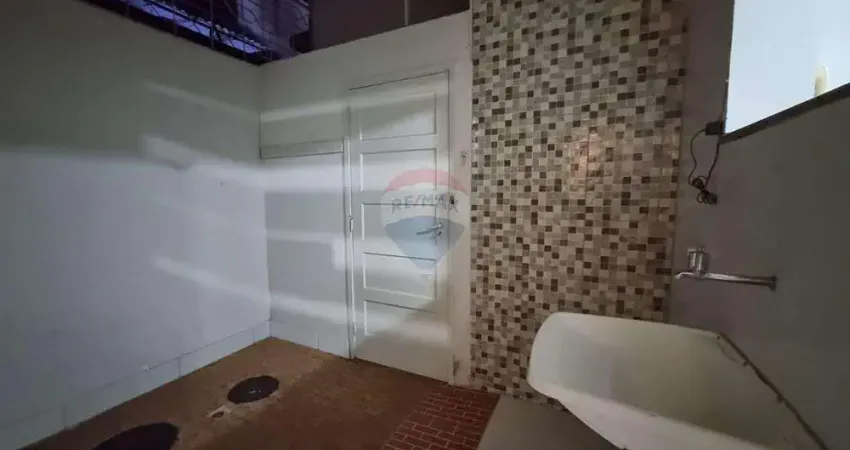 Casa com 2 quartos para alugar na Estrada do Galeão, 2400, Portuguesa, Rio de Janeiro