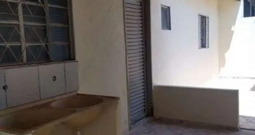 Casa para alugar em jardim joão paulo ii de 40.00m² com 1 quarto