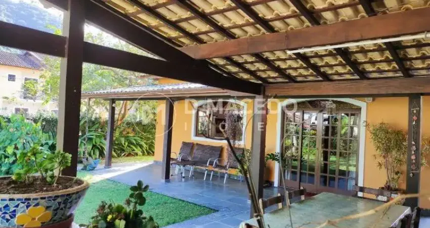 Casa para alugar em praia da lagoinha de 440.00m² com 3 quartos, 2 suites e 4 garagens