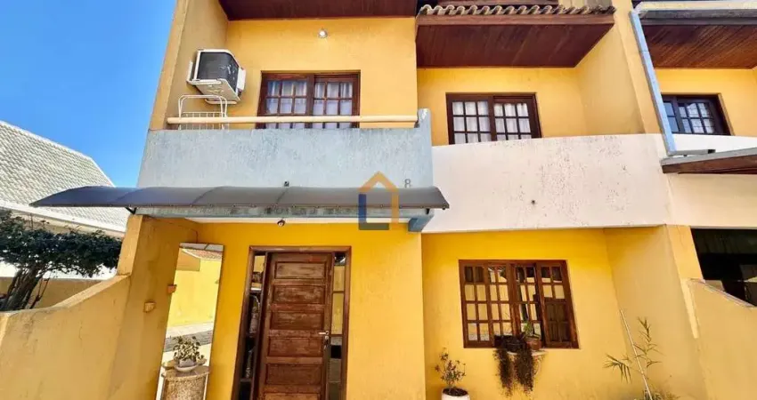 Sobrado para venda em xaxim de 150.00m² com 2 quartos, 1 suite e 2 garagens