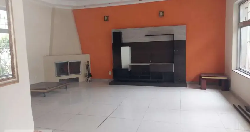 Casa para venda em centro de 280.00m² com 3 quartos, 1 suite e 2 garagens