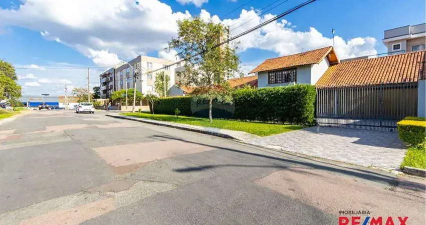 Casa para venda em novo mundo de 235.00m² com 3 quartos, 1 suite e 8 garagens