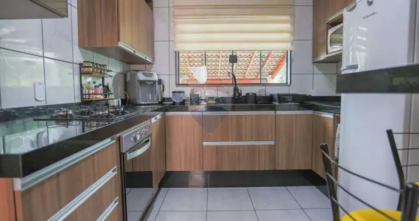 Casa de condomínio para venda em horto florestal de 103.82m² com 3 quartos, 1 suite e 2 garagens